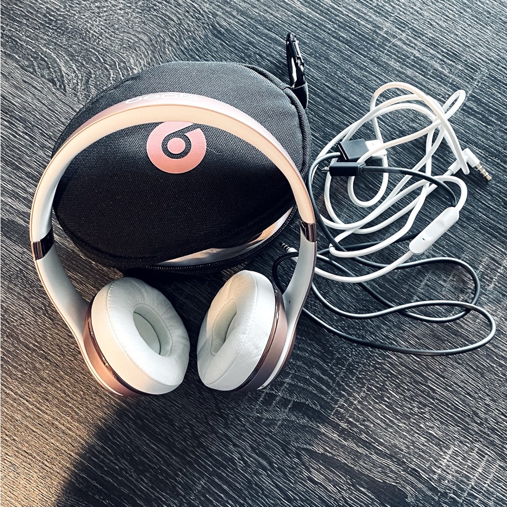 Beats noise canceling headphones